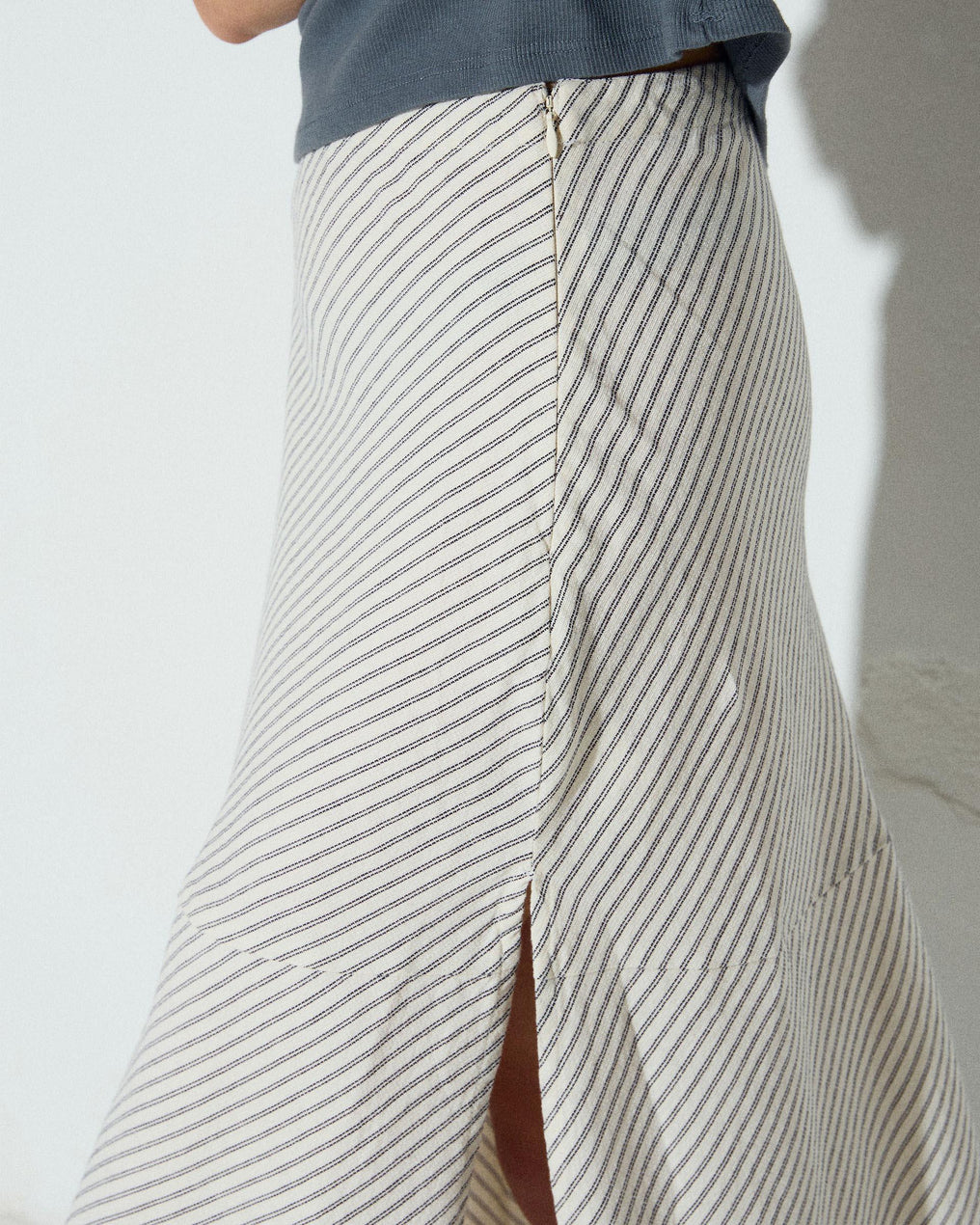 Falda Estampado Rayas Diagonales Blanco