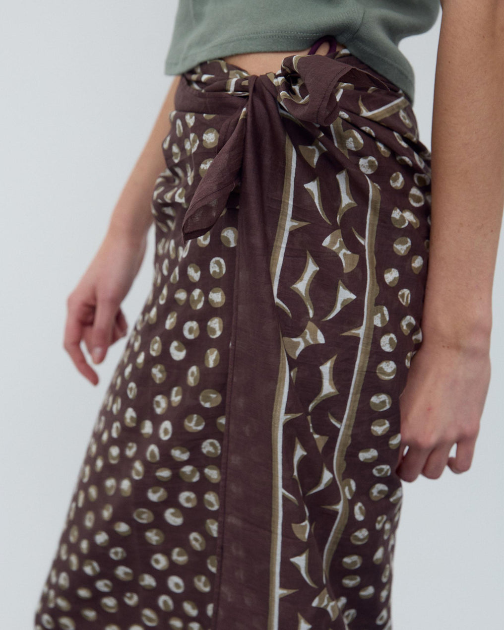 Pareo Estampado Círculos Cenefa Marrón