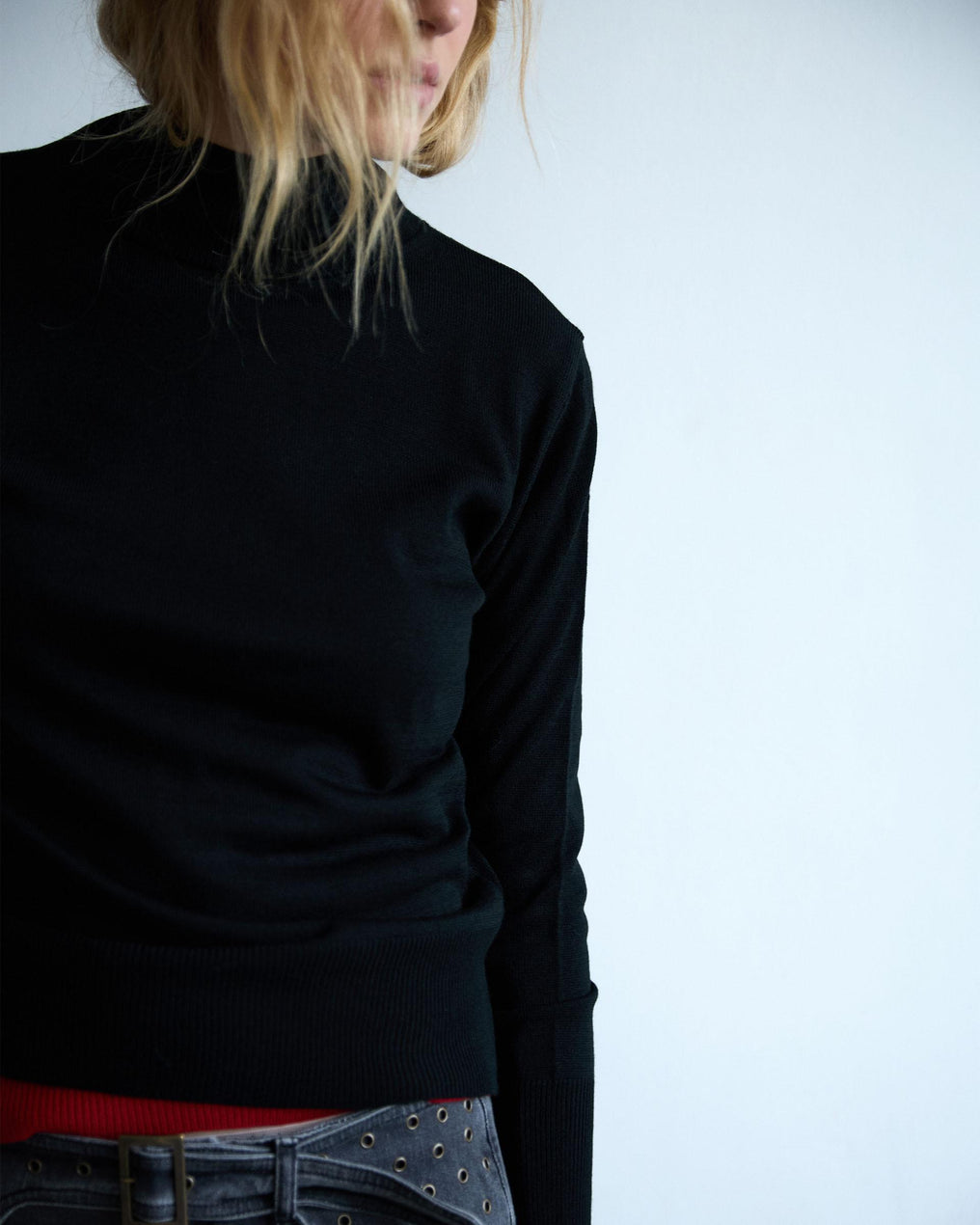 Jersey Punto Fino Cuello Alto Negro