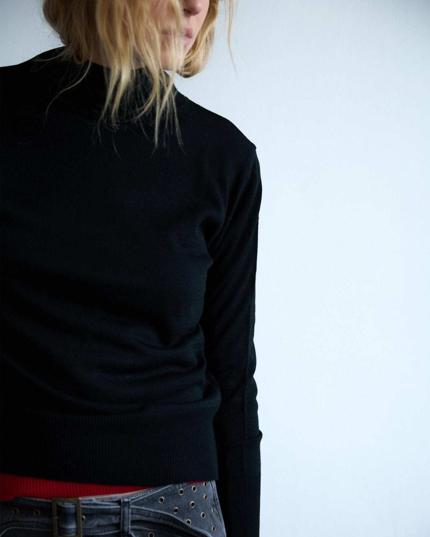 Jersey Punto Fino Cuello Alto Negro