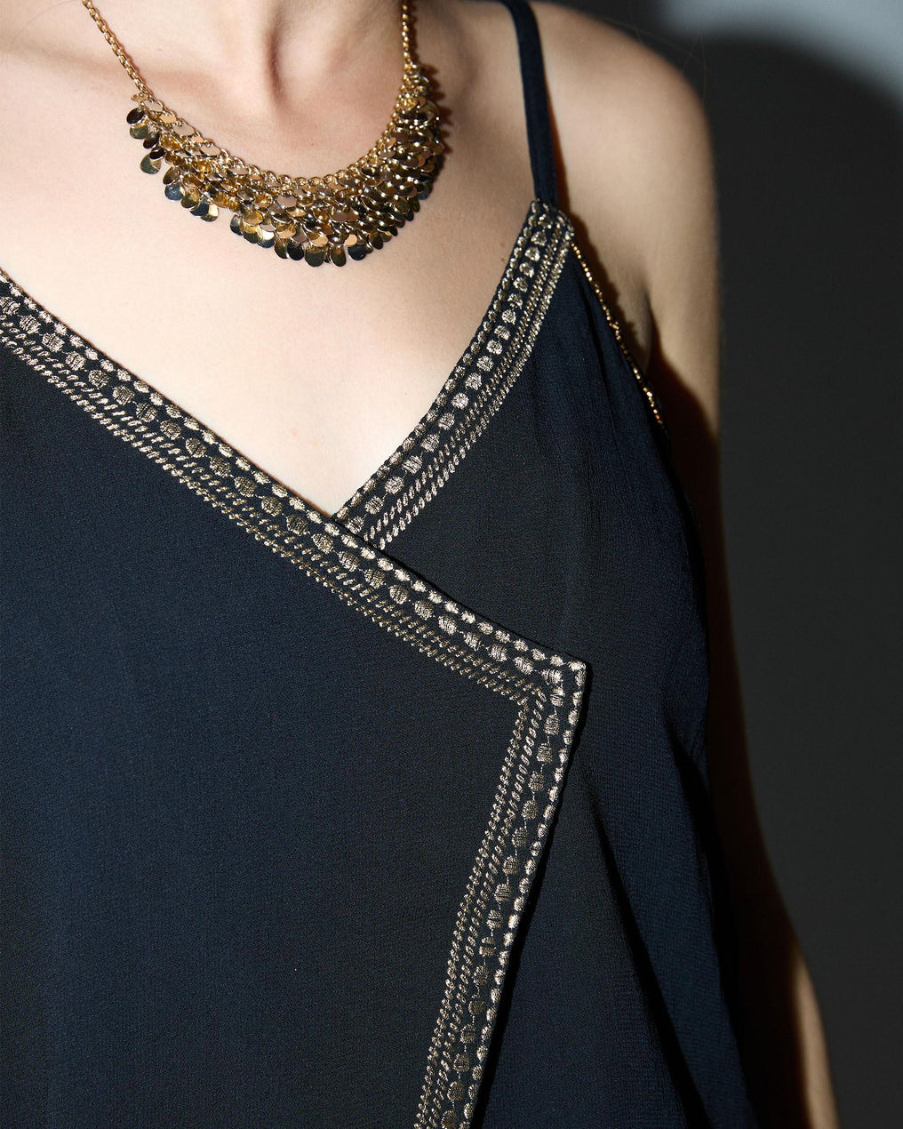 Top Spikes Beads Black