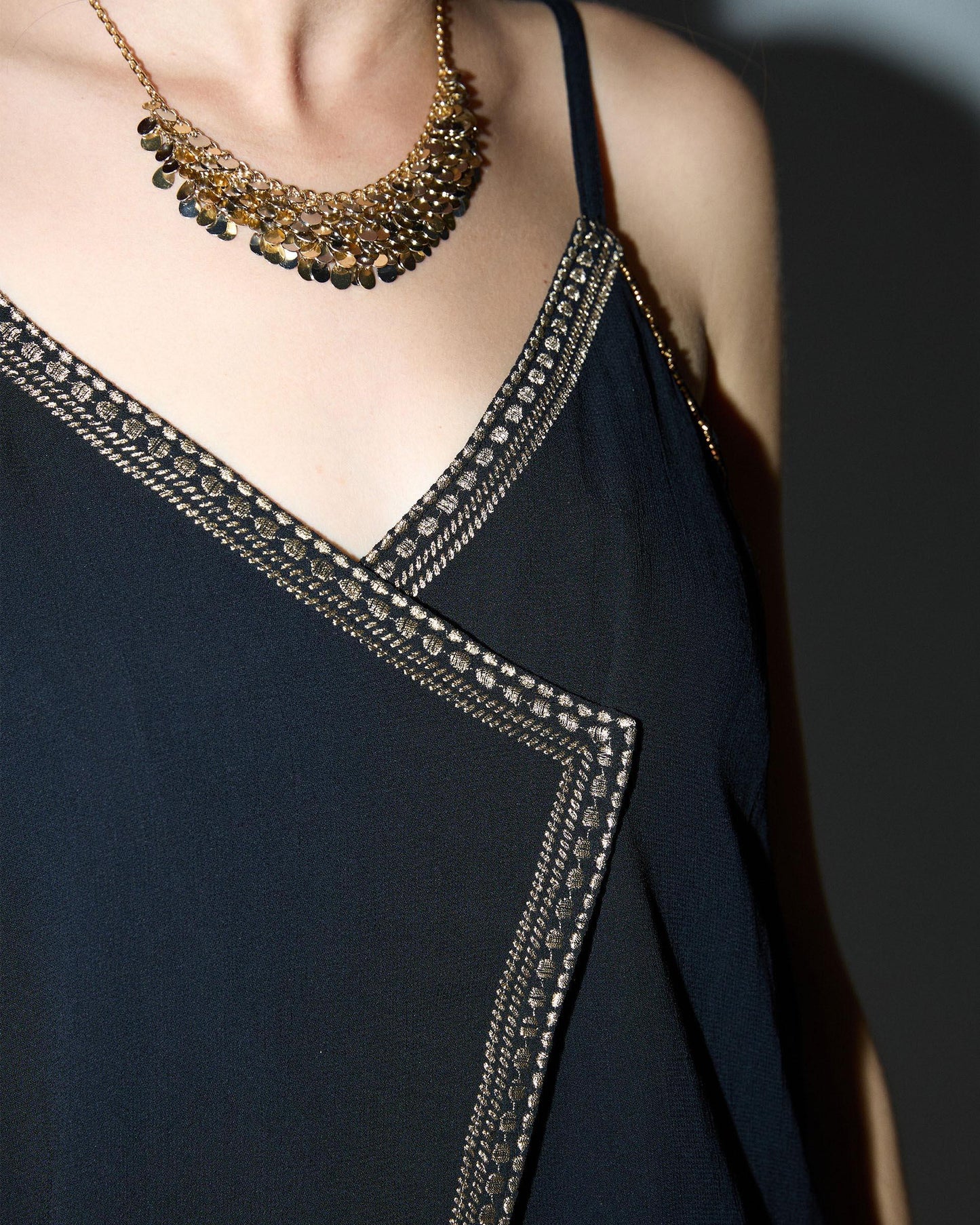 Top Spikes Beads Black