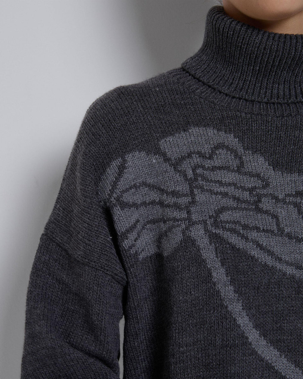 Jersey Cuello Alto Flor Antracita