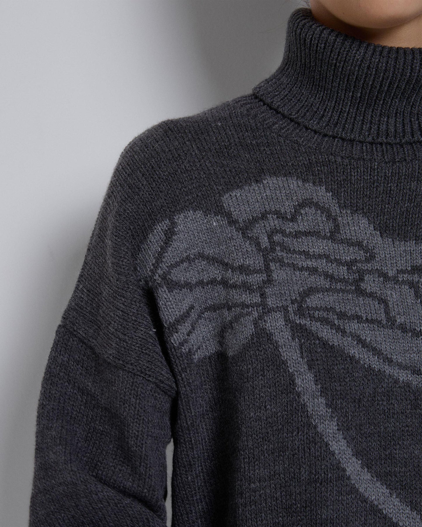 Jersey Cuello Alto Flor Antracita