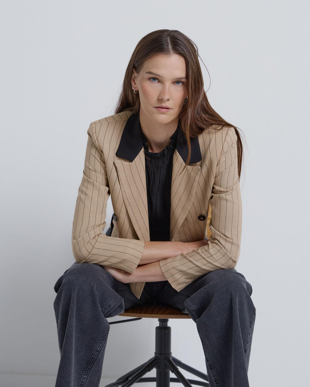 Blazer Corta Rayas Solapas Camel