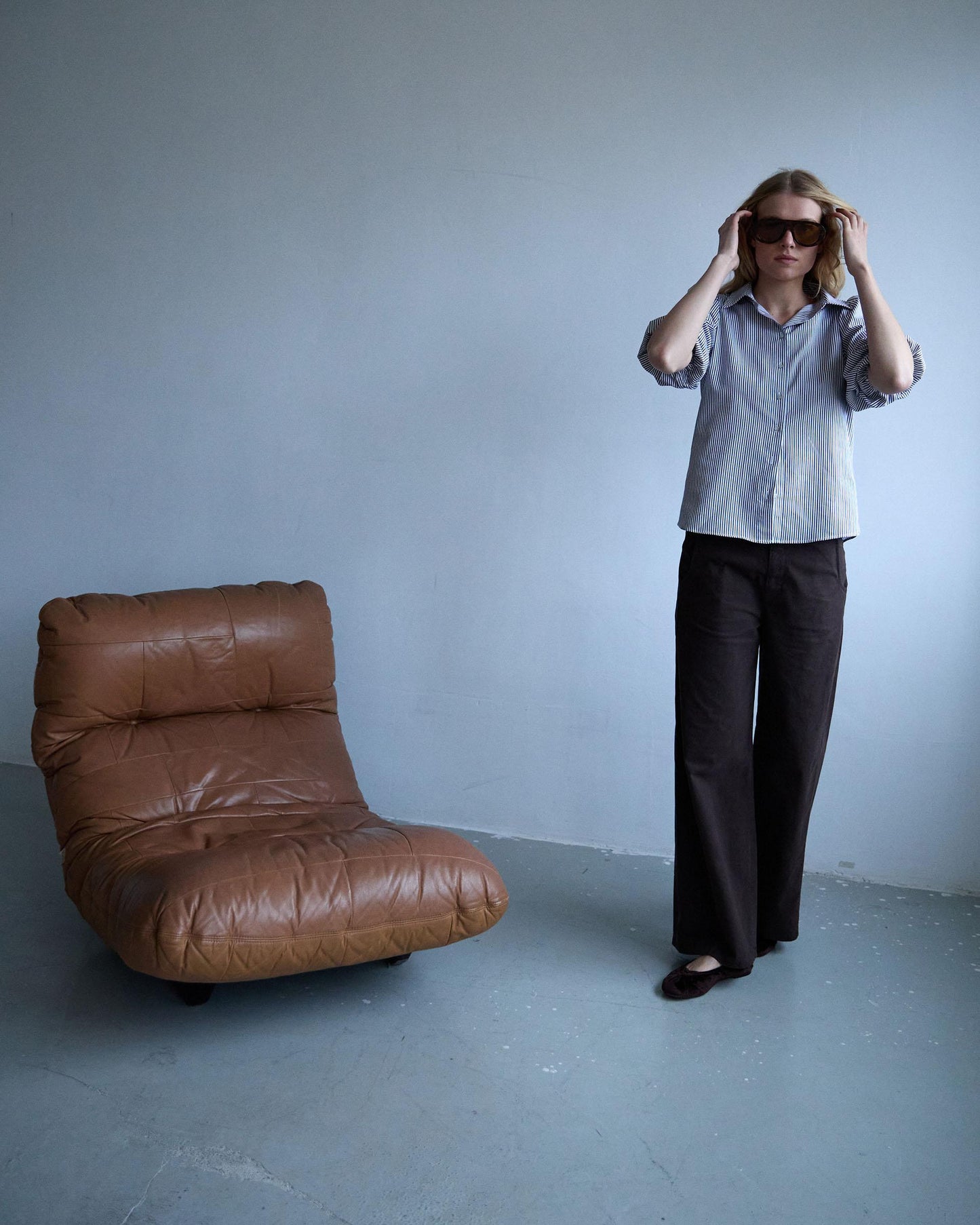 Jeans Costuras Doble Botón Marrón