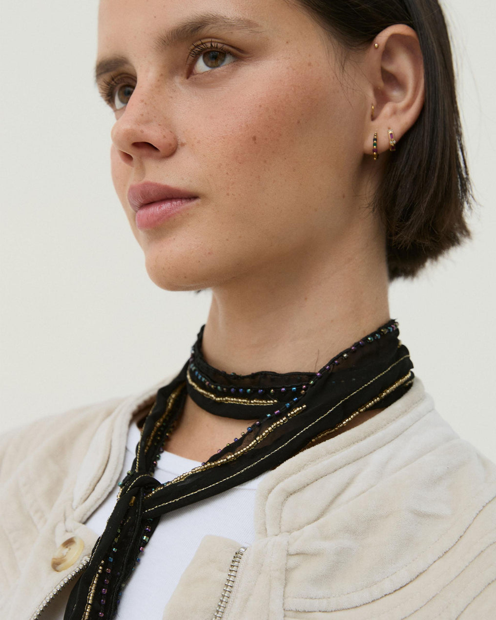 Collar Organza Fila Bolitas Negro