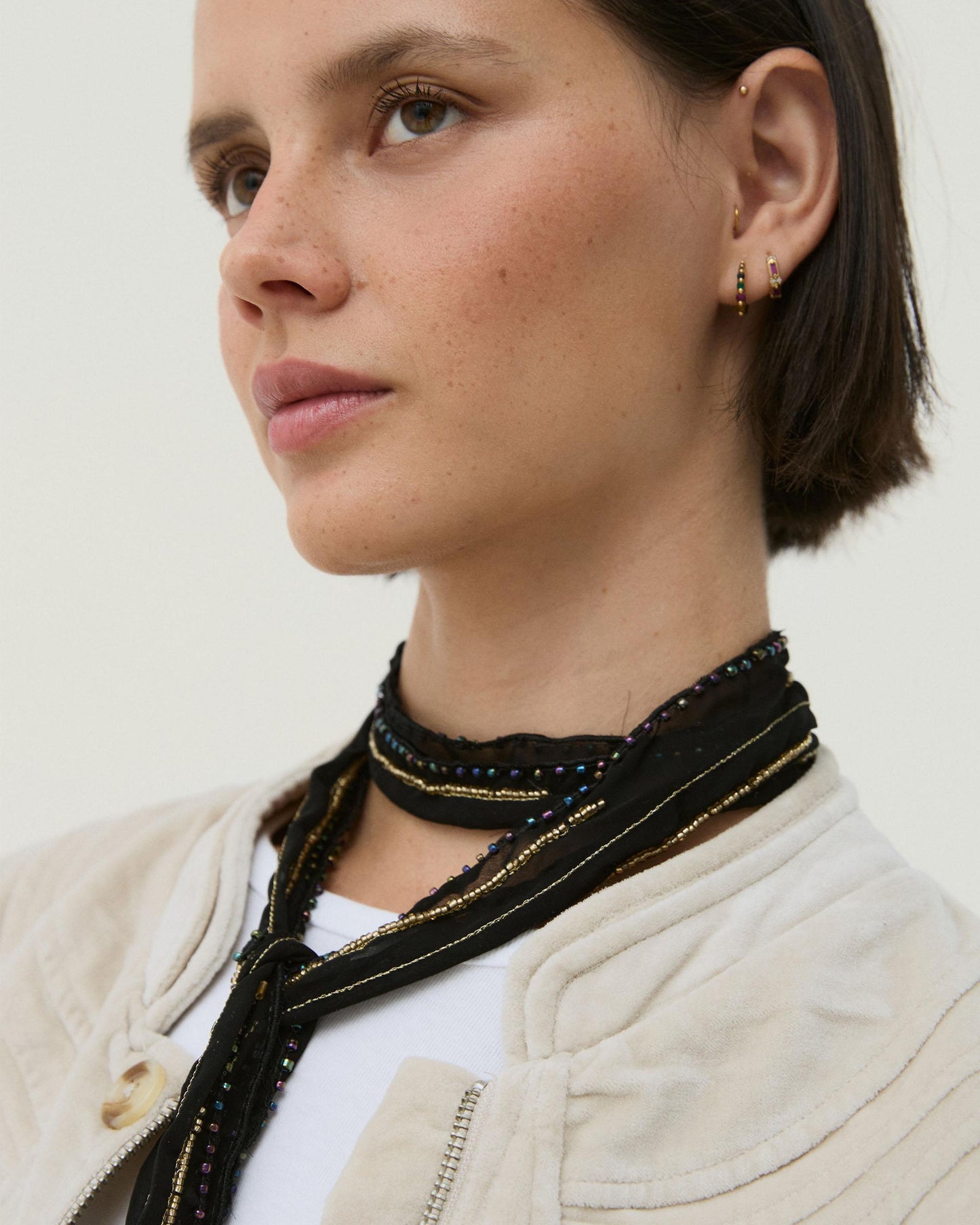 Collar Organza Fila Bolitas Negro