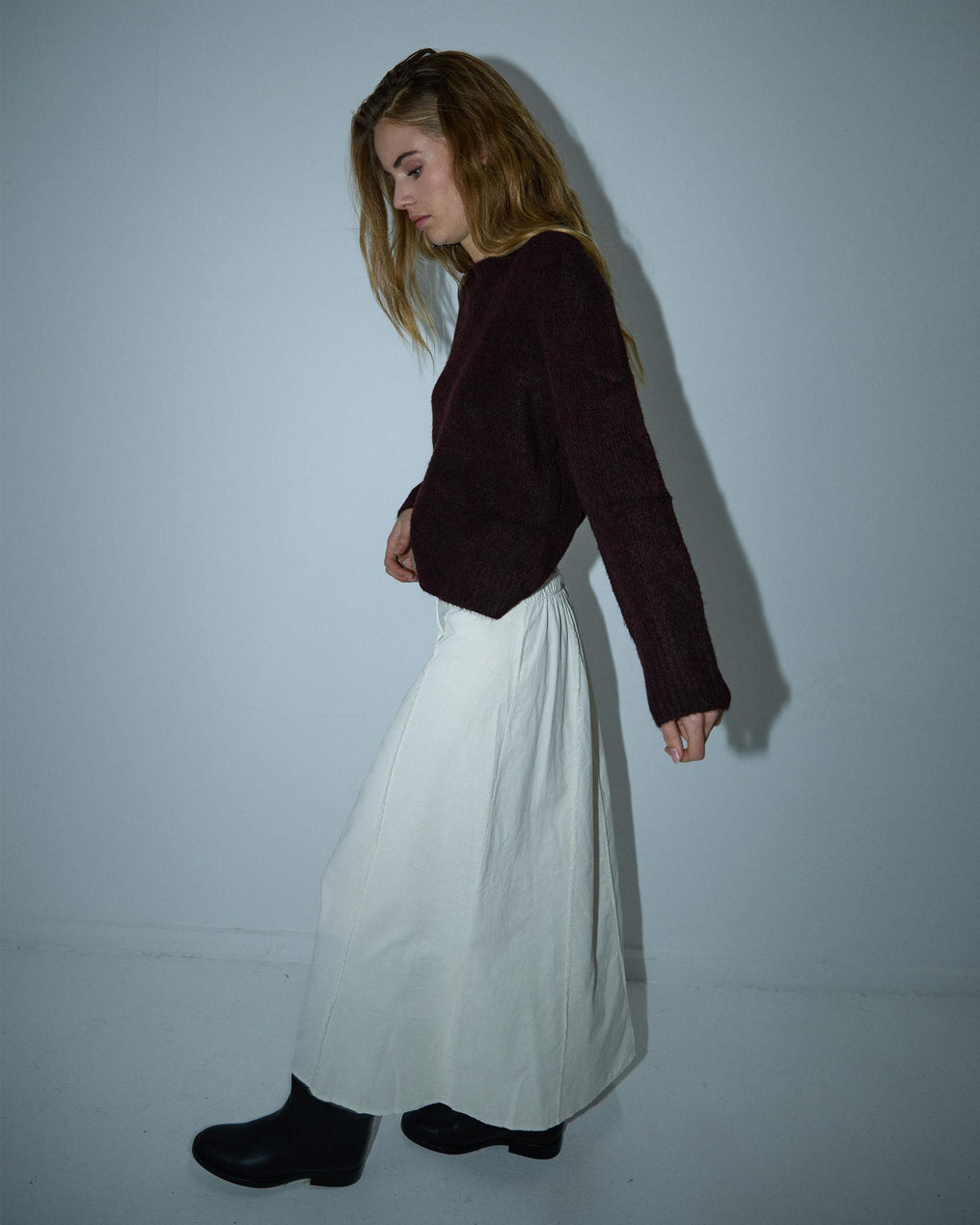 Micro-corduroy skirt with raw seams
