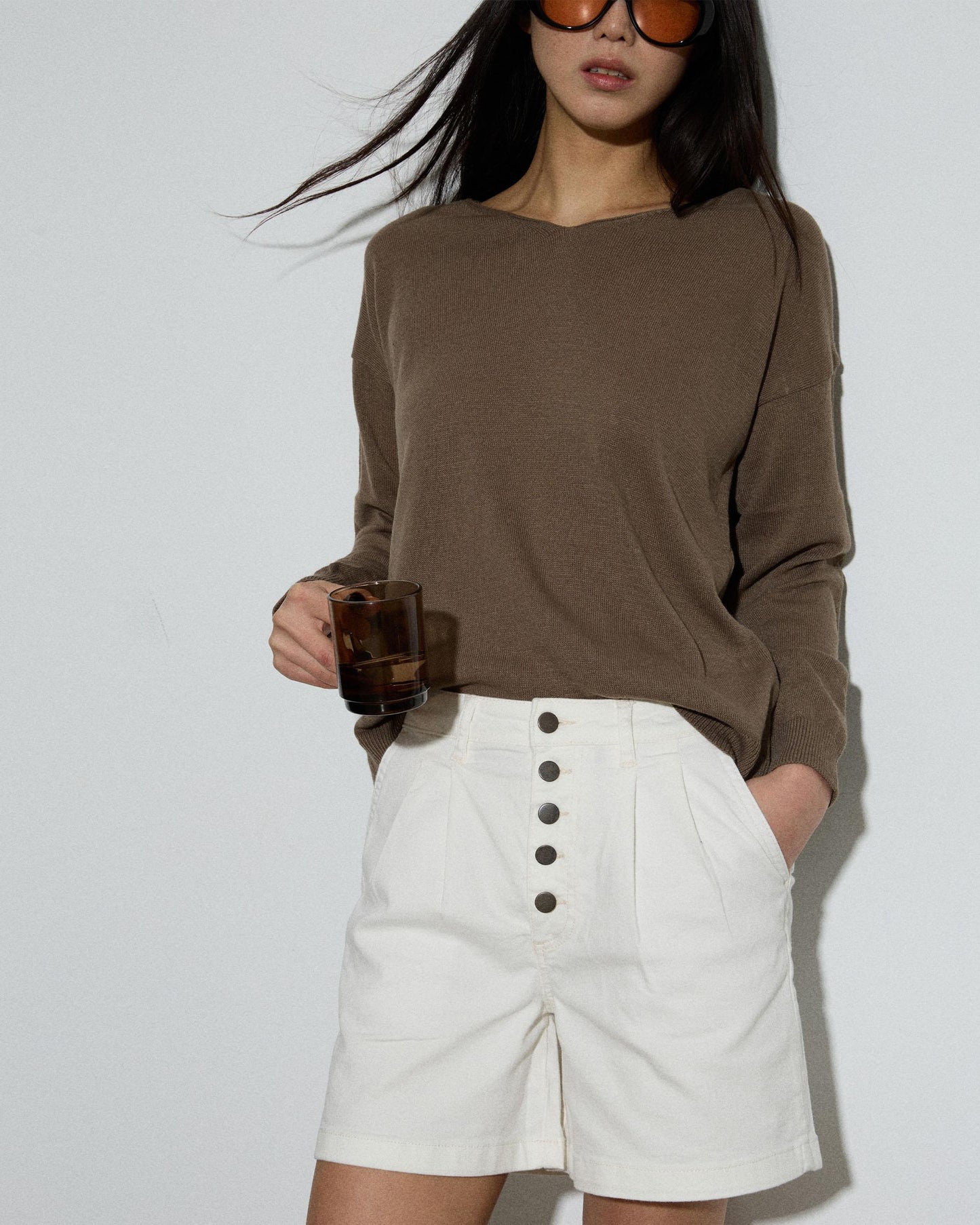 Camisola Gola em Bico Malha Fina Bege-acinzentado