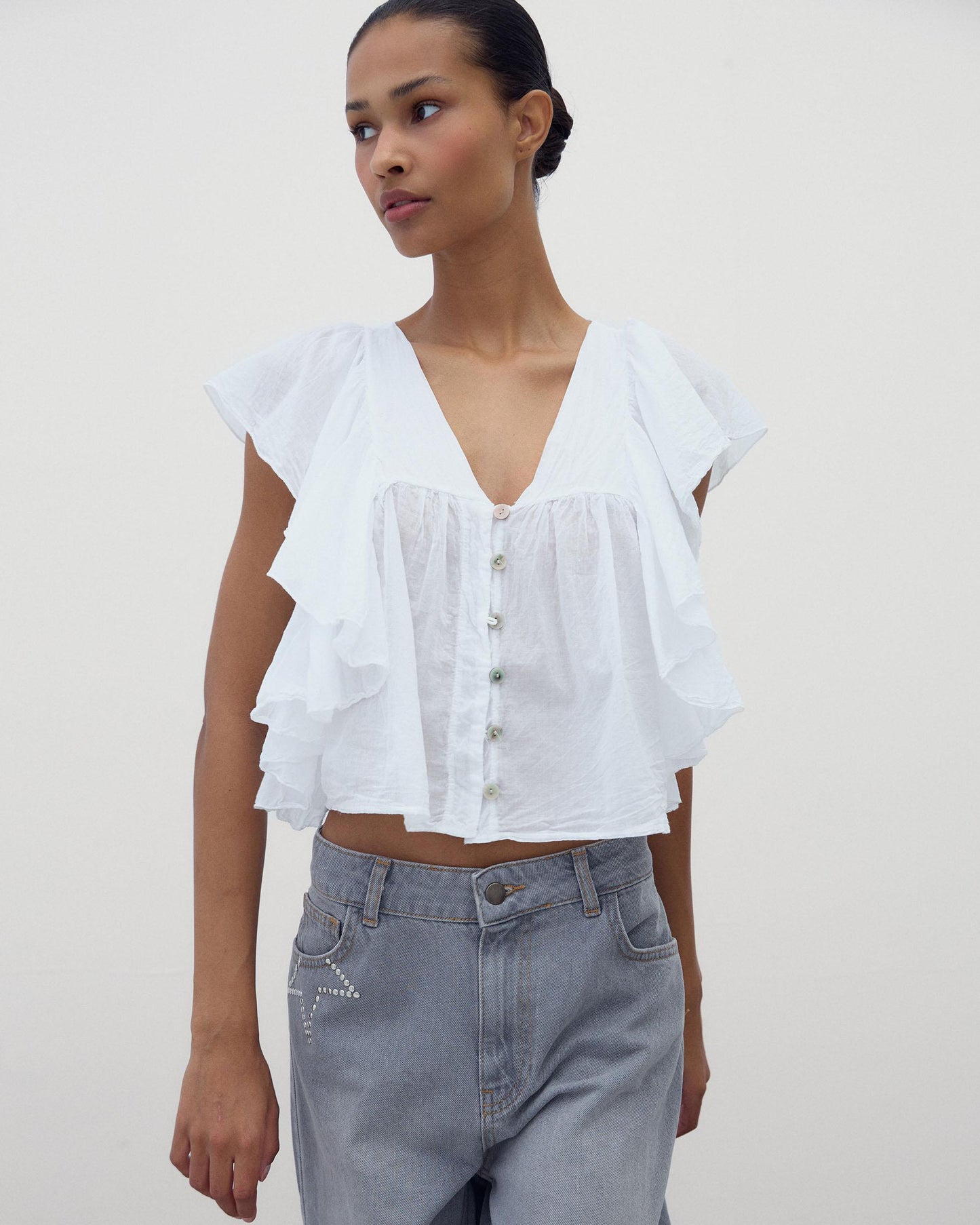 Blusa Botones Volantes Blanca
