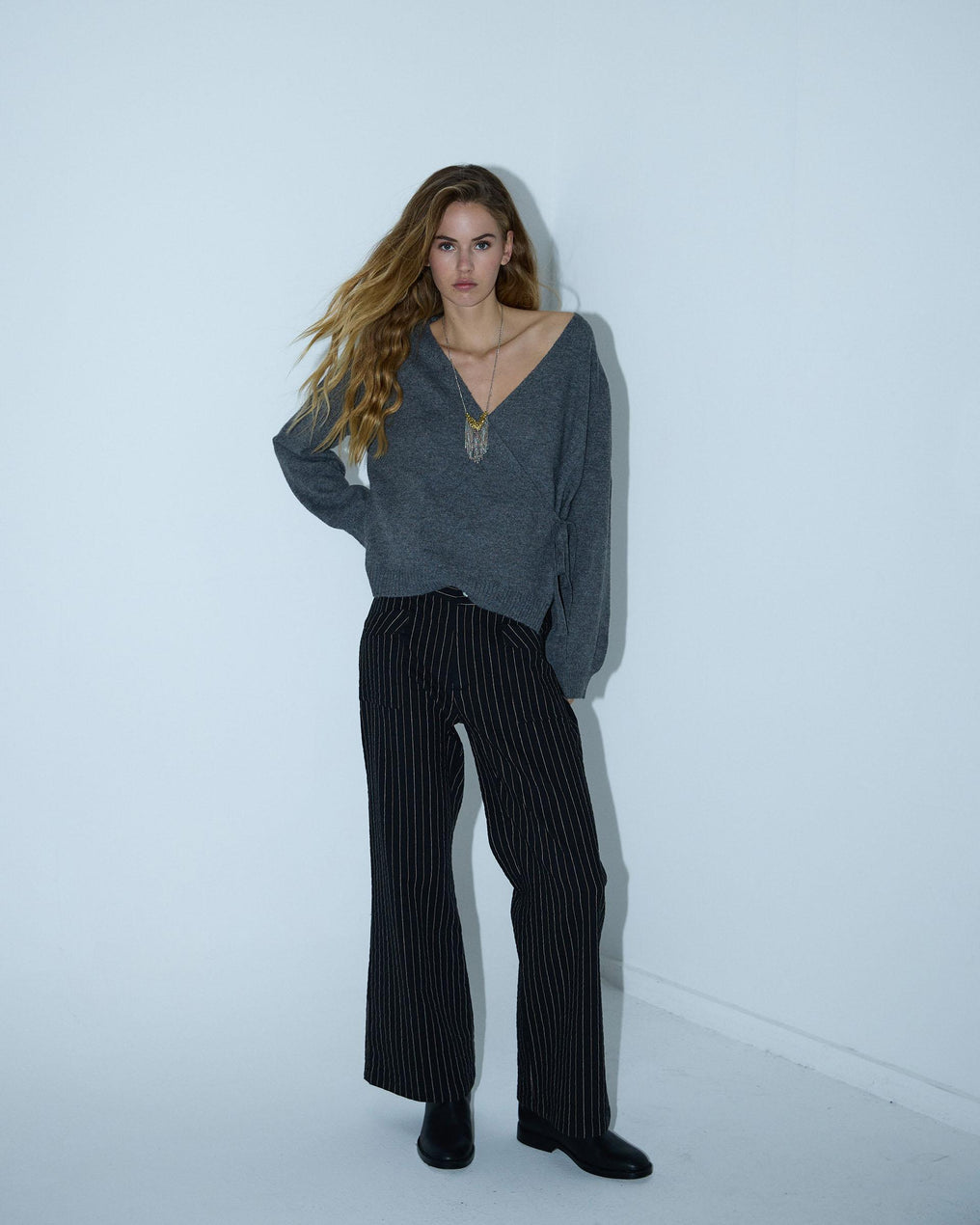 Pantalón Bolsillos Raya Diplomática Negro