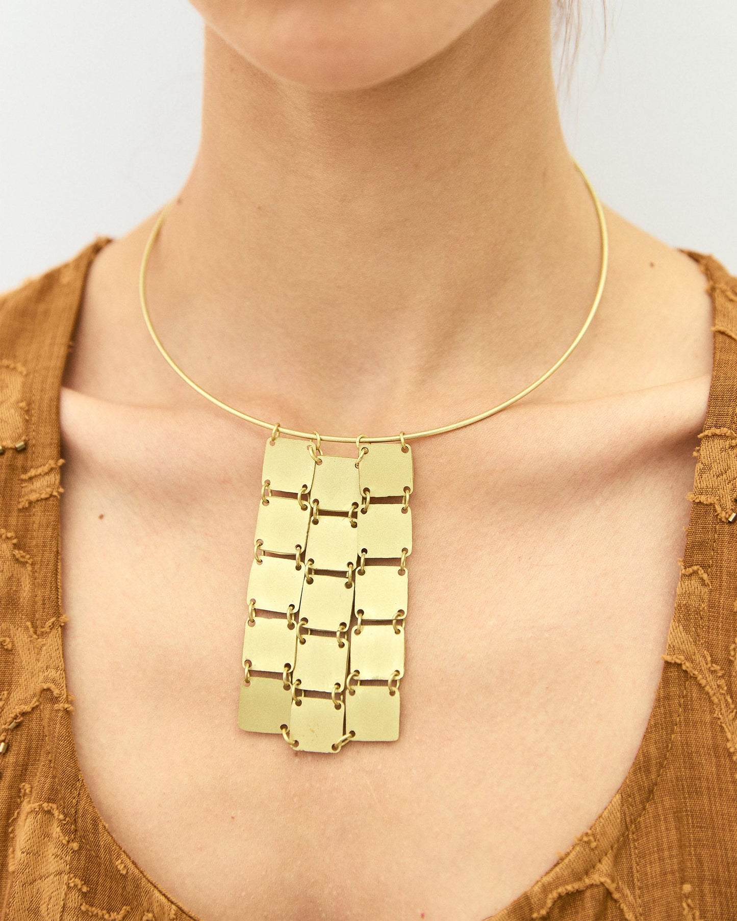 Collier Rigide Carrés Doré