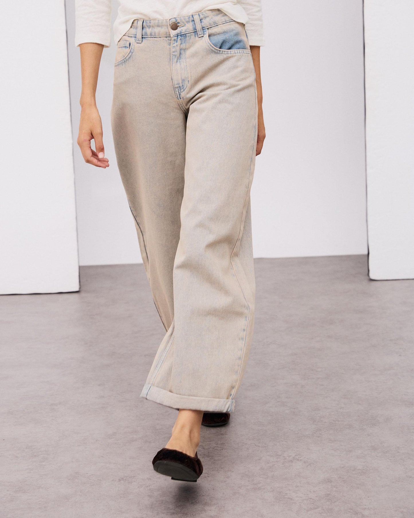 Jeans Bordados Mariposa Beige