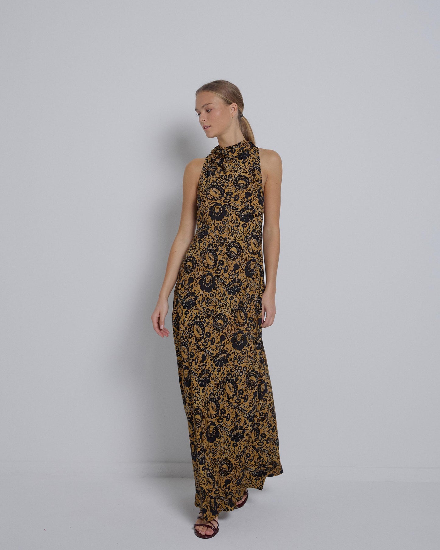 Vestido Largo Fluido Estampado Mostaza