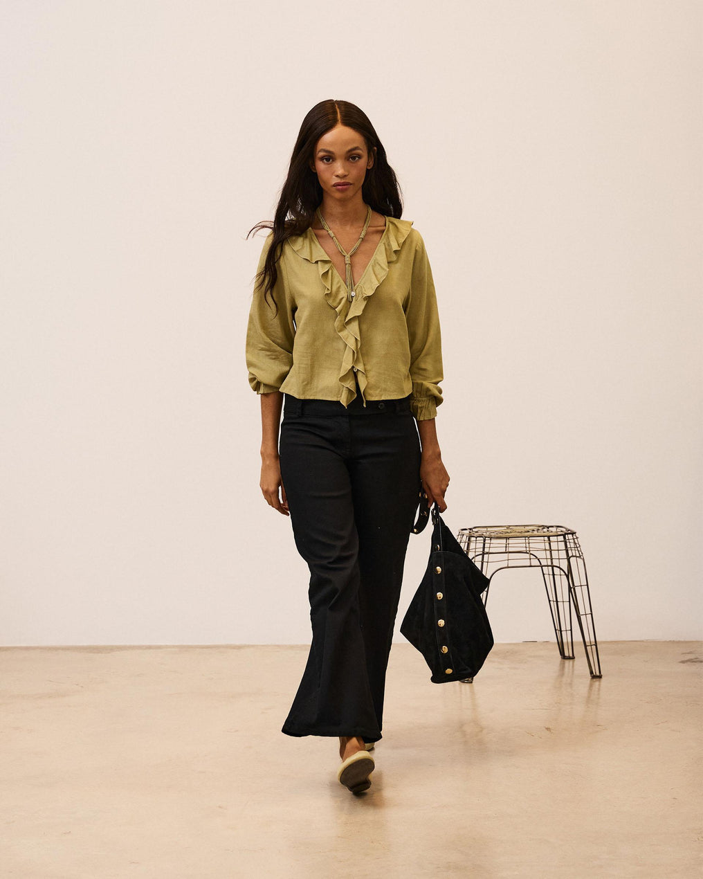 Blusa Escote Pico Volantes Verde