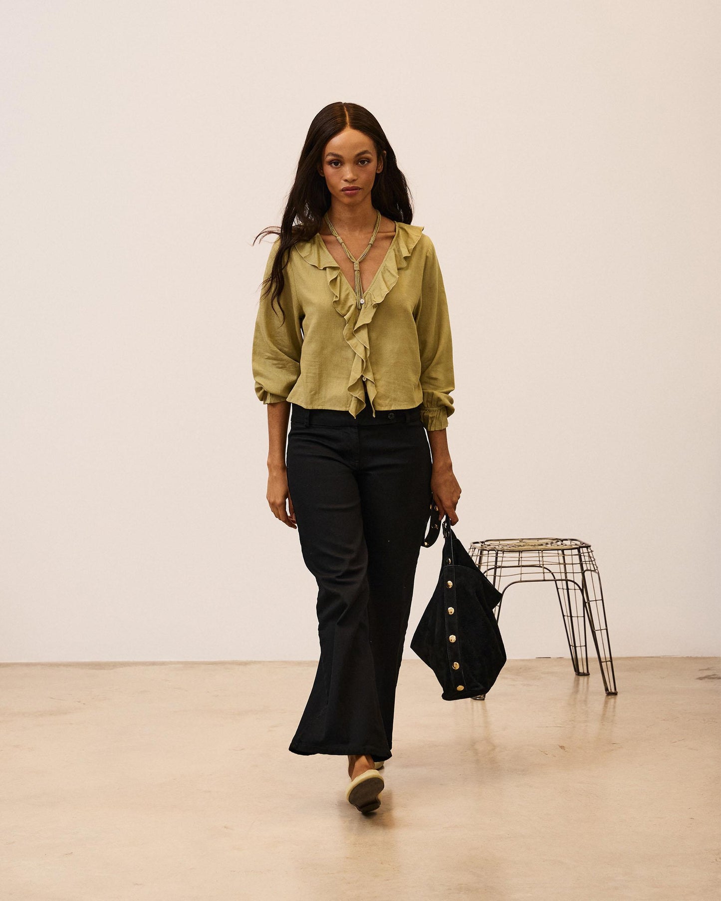 Blusa Escote Pico Volantes Verde