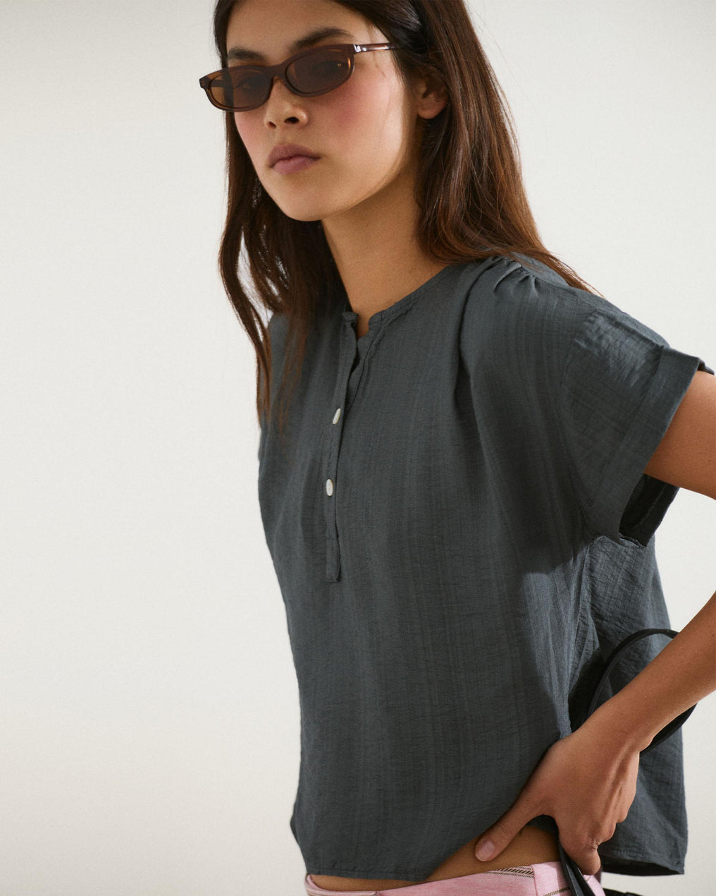Blusa Fluida Escote Pico Botones Antracita