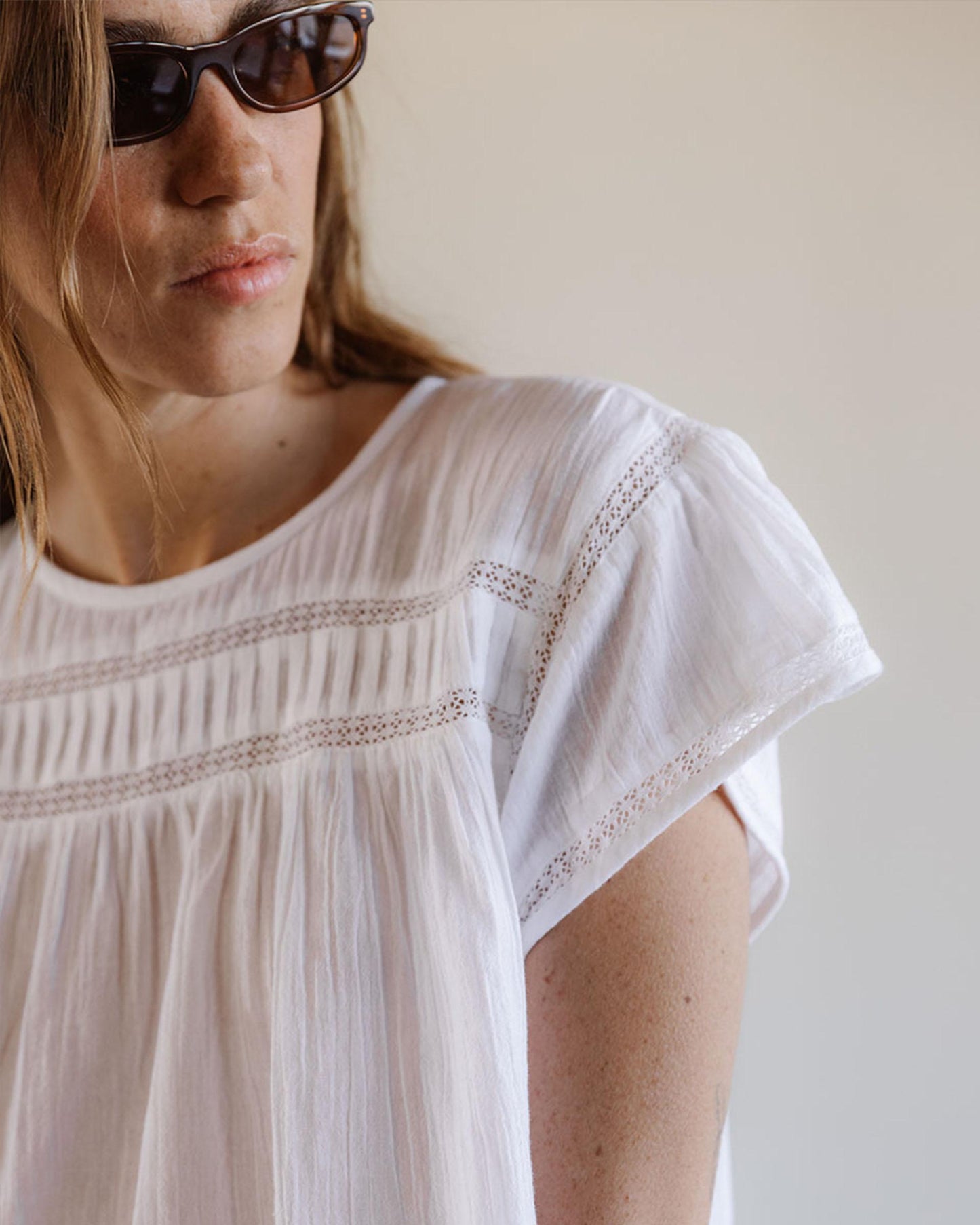 Blusa Manga Corta Puntillas Delantero Blanca