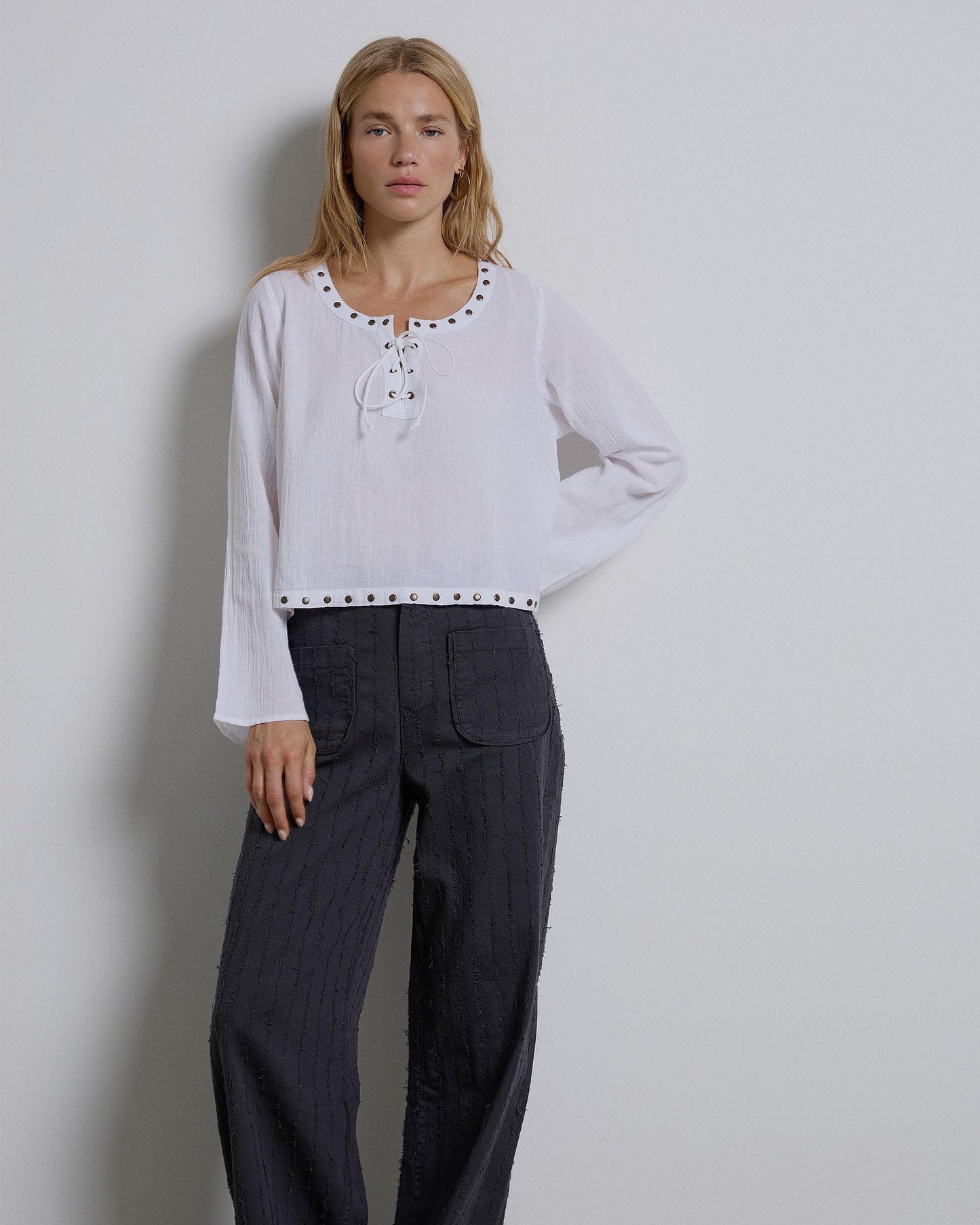 Blusa Tachuelas Blanca