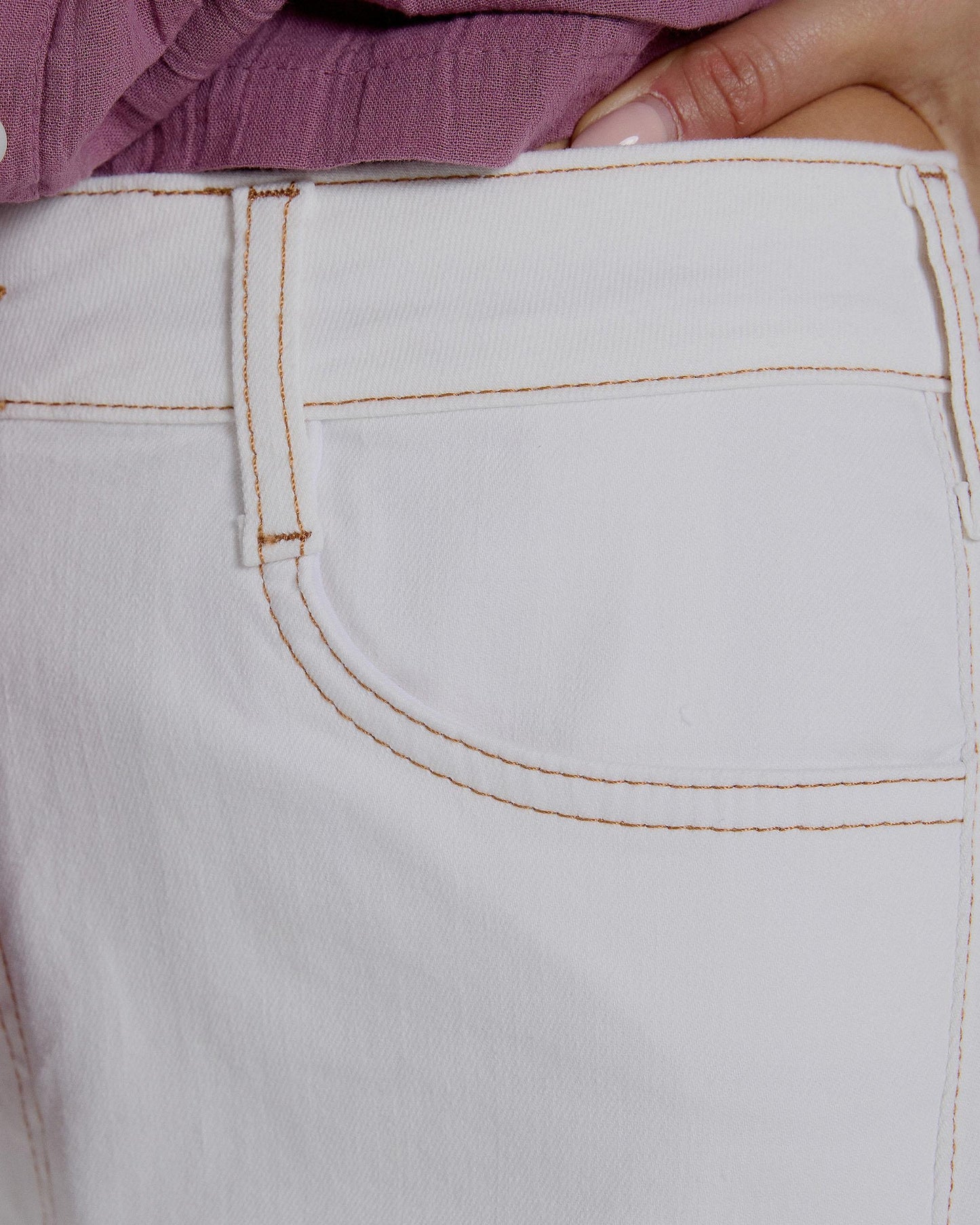 Jeans with Low Pockets in White