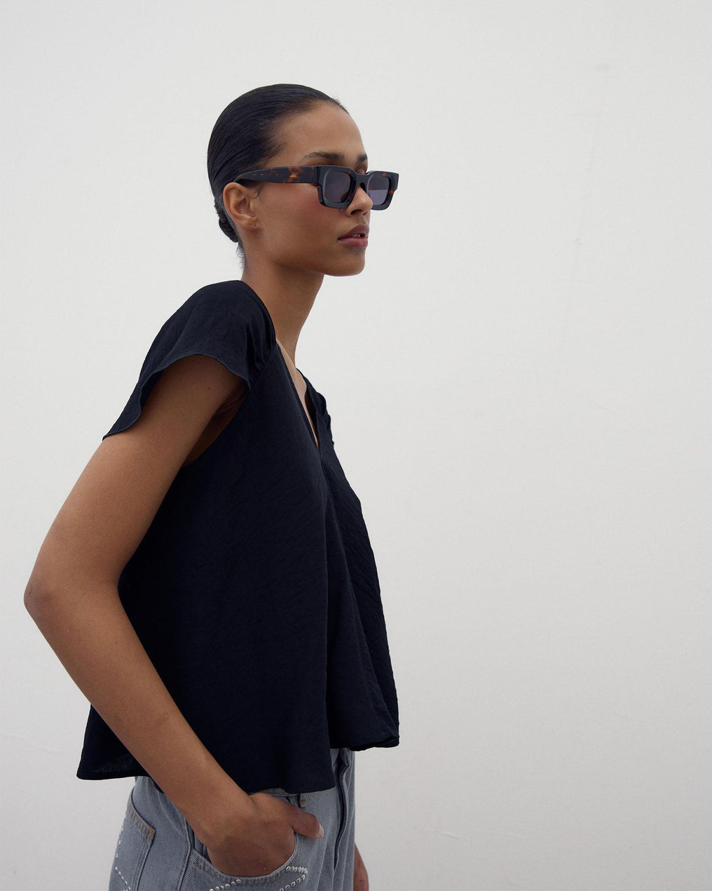 Blusa Decote em V Costas Preto