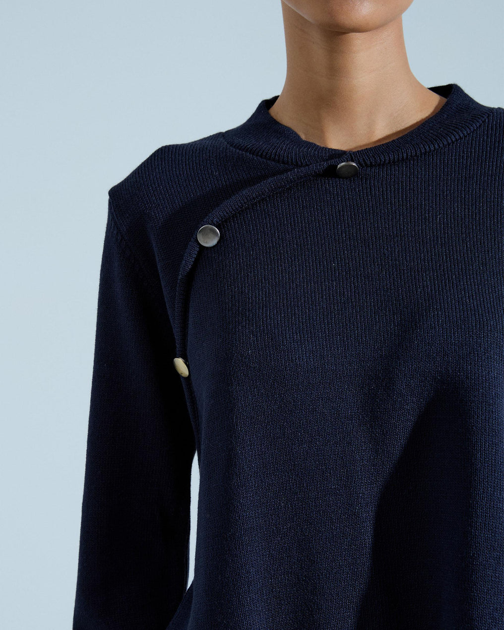 Jersey Cuello Mao Botones Laterales Azul Oscuro