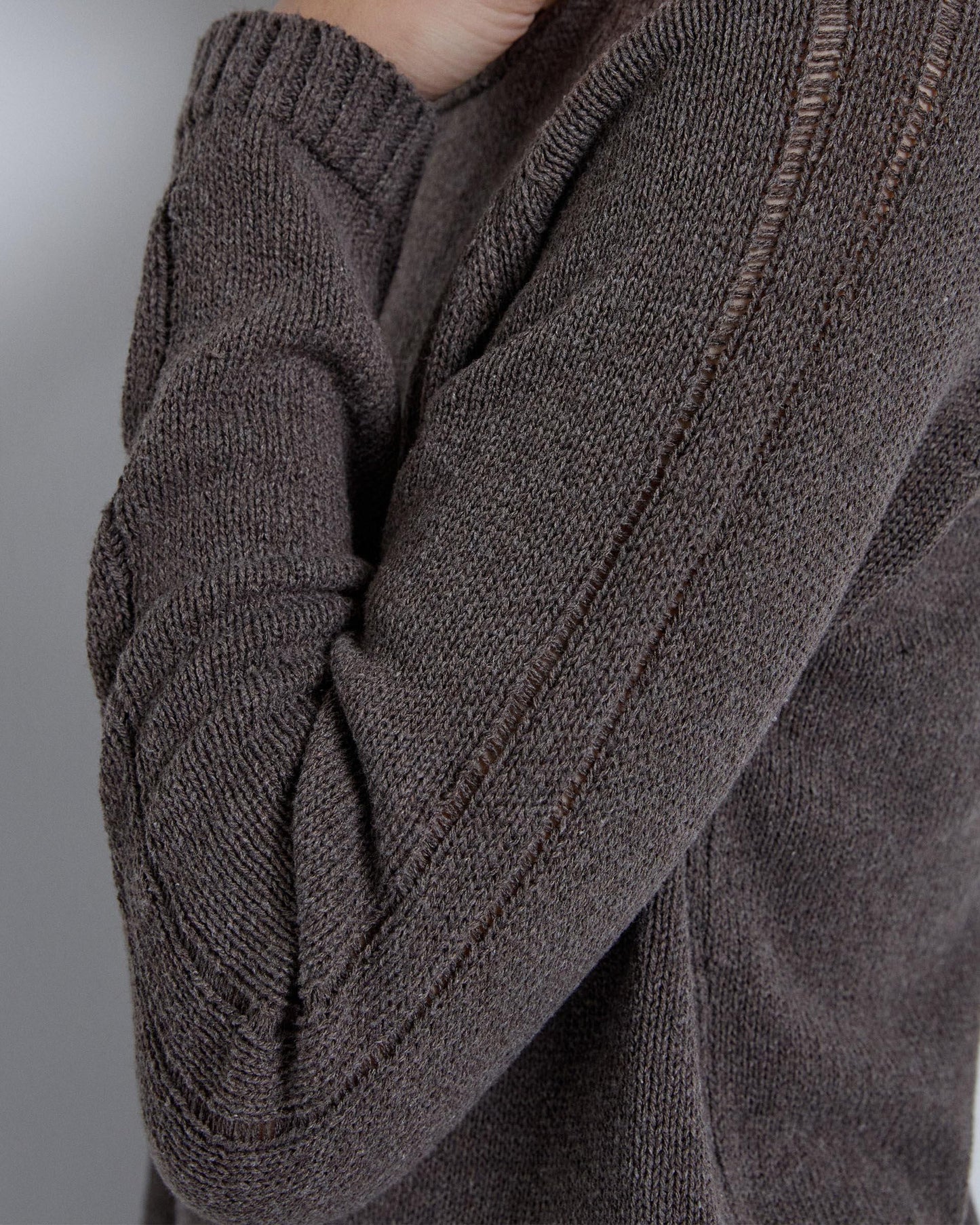 Jersey Aberturas Mangas Marrón