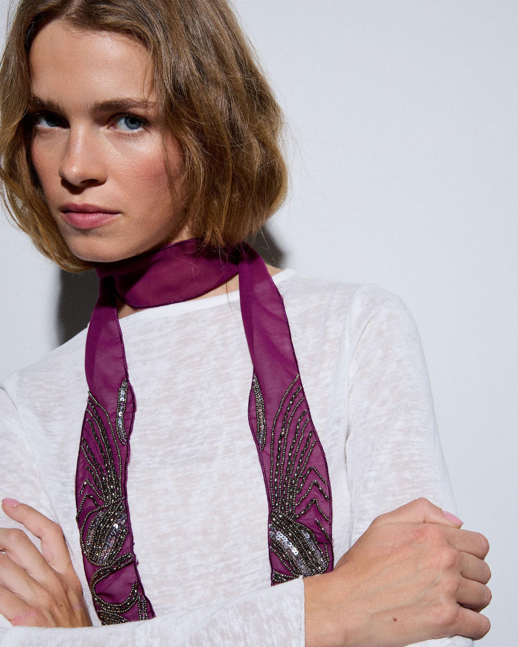 Collar Organza Apliques Morado