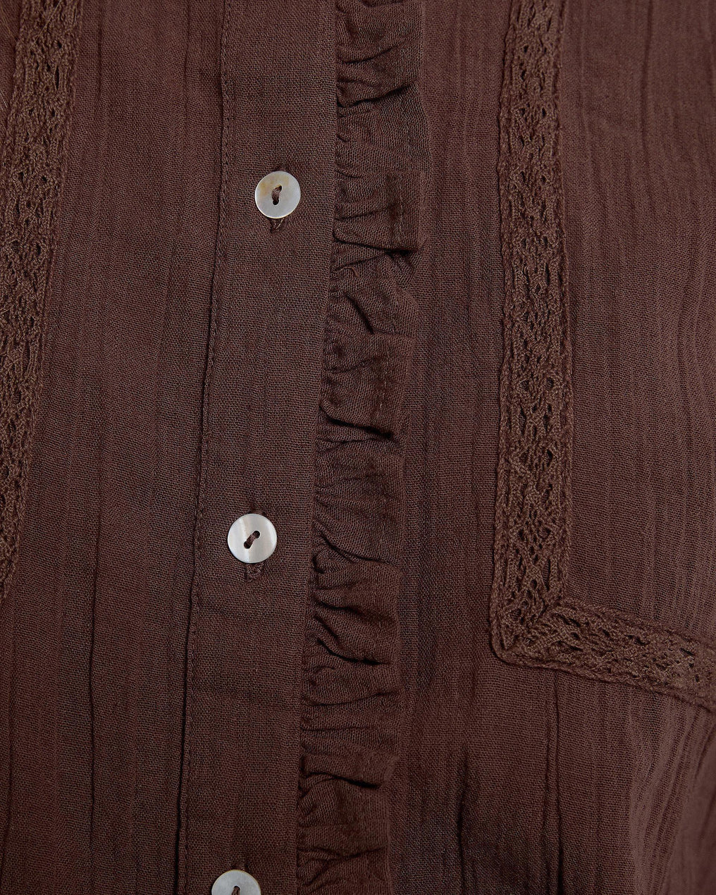 Blusa castanha com jugo de renda