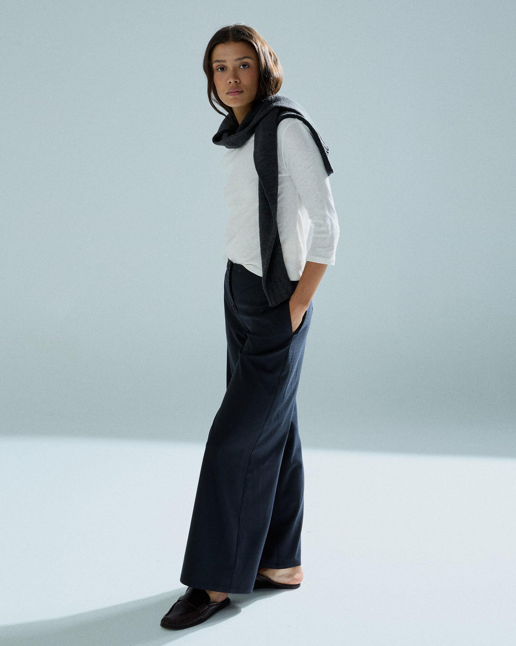 V Yoke Pleated Trousers Dark Blue