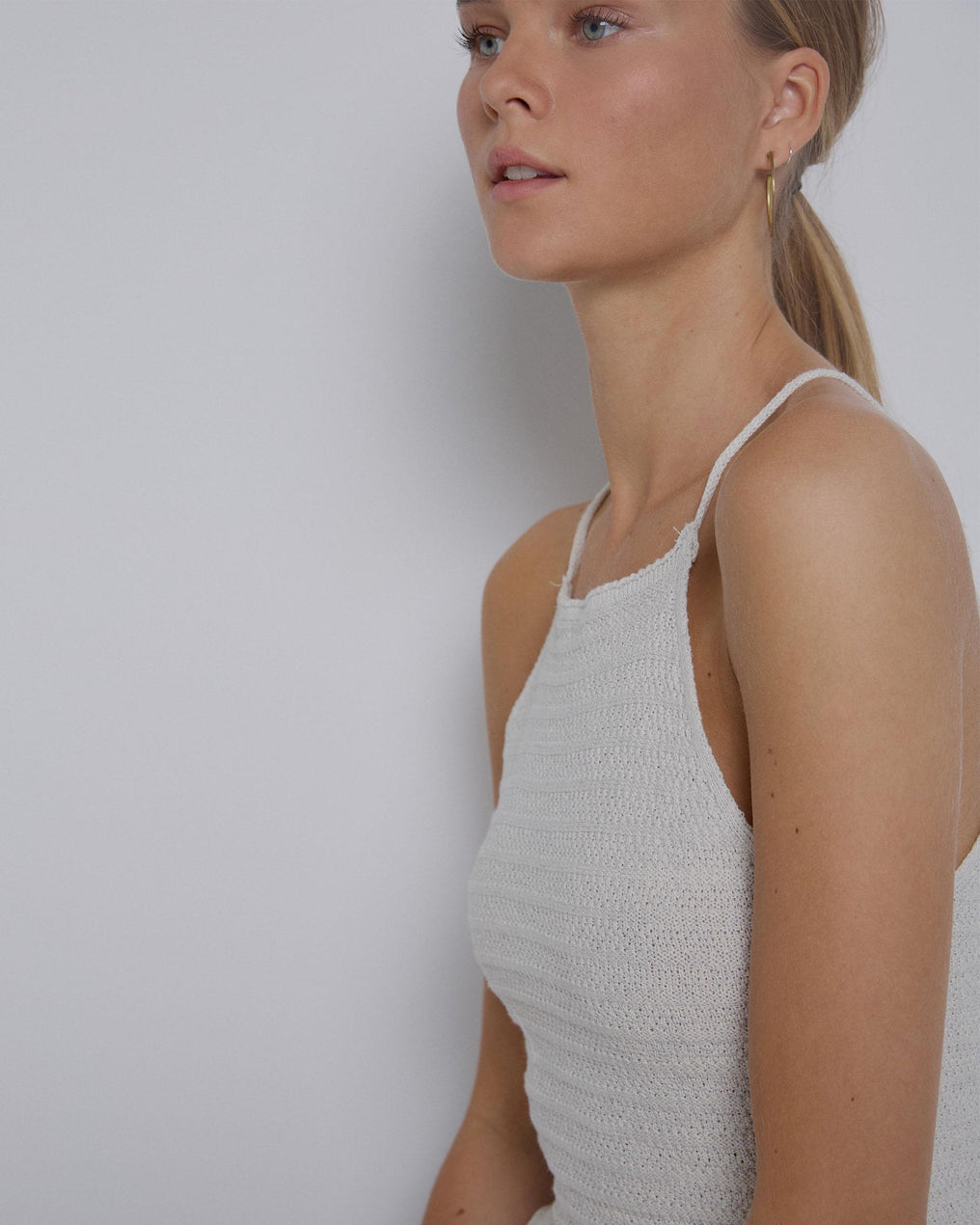 Top Punto Troquelado Tirantes Crudo