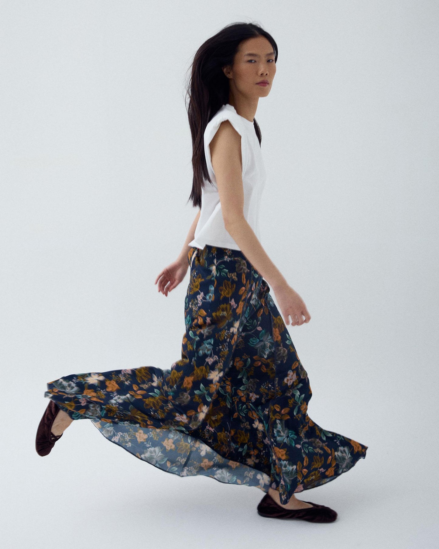 Saia Comprida Nervuras Estampado Floral Azul Marinho