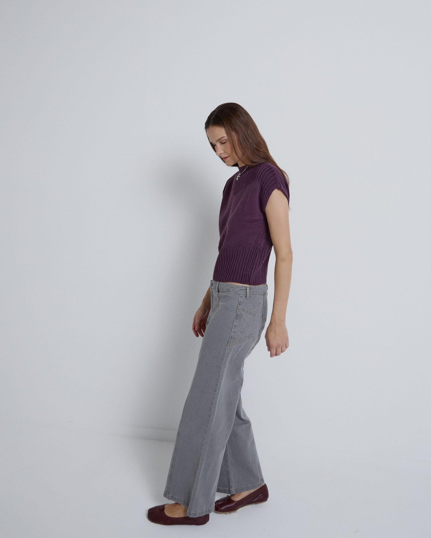 Jeans with stars on the back in grey