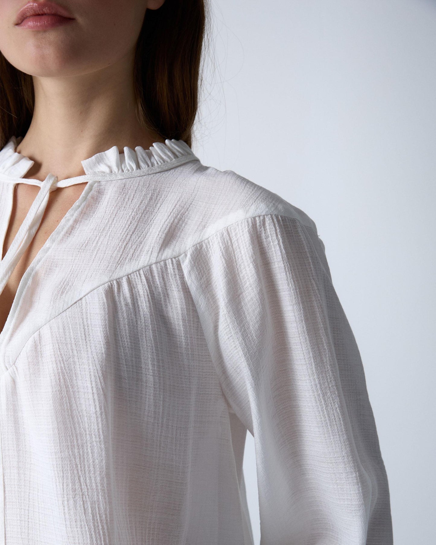 White Bow-knot Peak Yoke Blouse