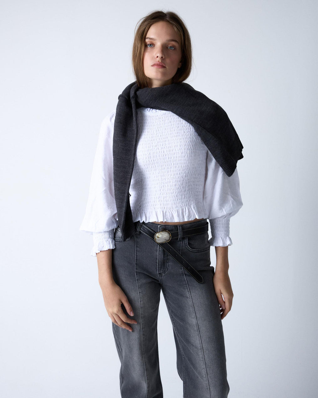 Blusa Nido De Abeja Volante Cuello Blanca