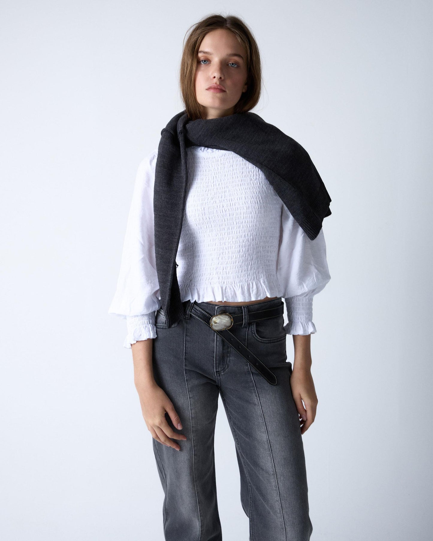 Blusa Nido De Abeja Volante Cuello Blanca