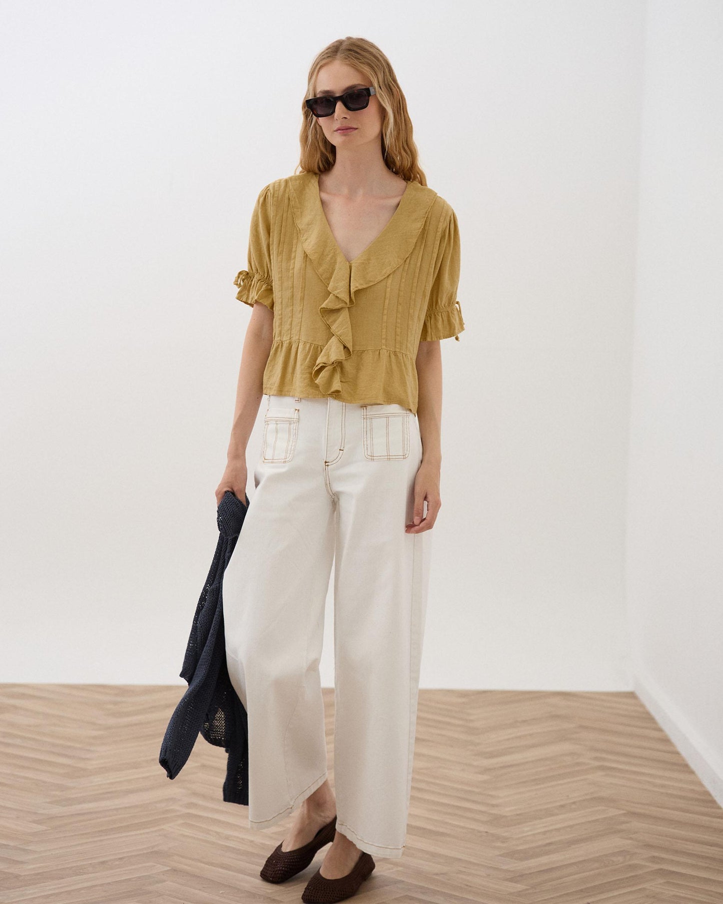 Blusa Folhos Cordões Com Linho Amarela