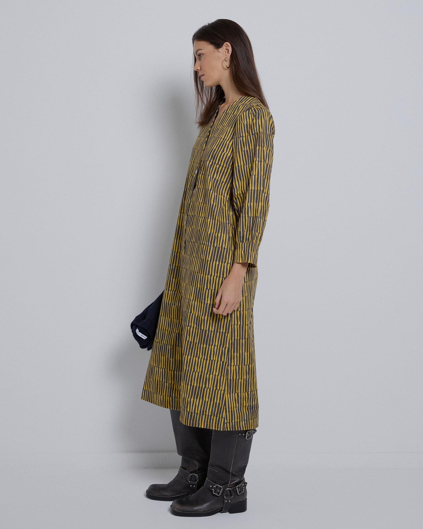 Vestido Fluido Botones Estampado Mostaza