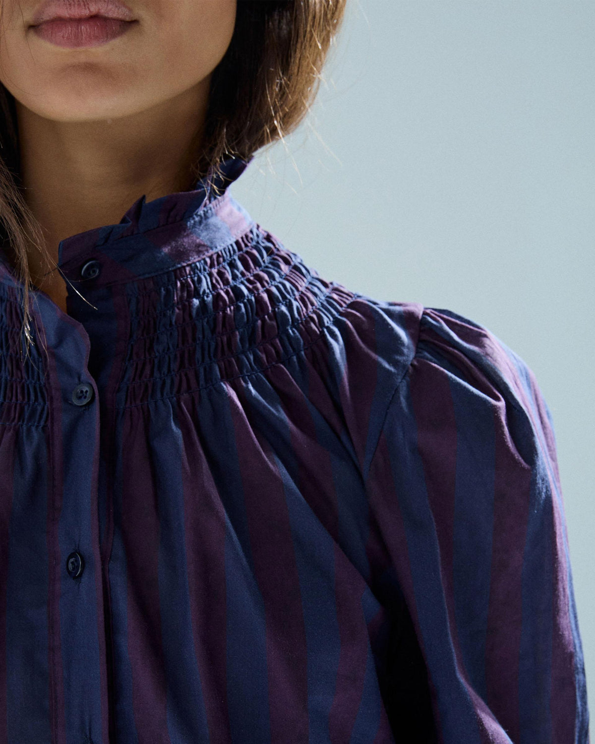 Blusa Cuello Gomas Rayas Anchas Azul Oscuro