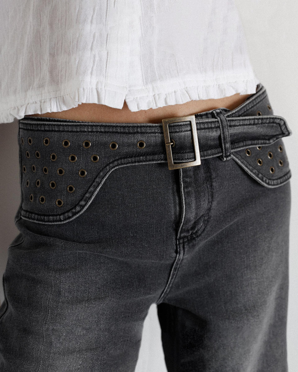 Jeans Cinturón Arandelas Antracita