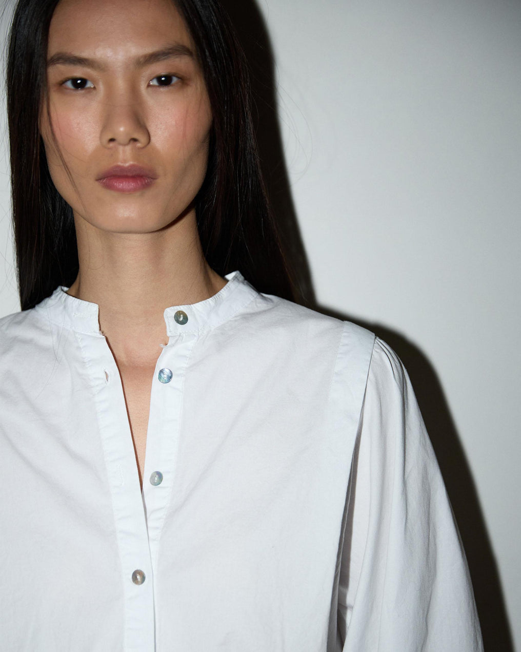 Camisa Solapa Hombros Blanca