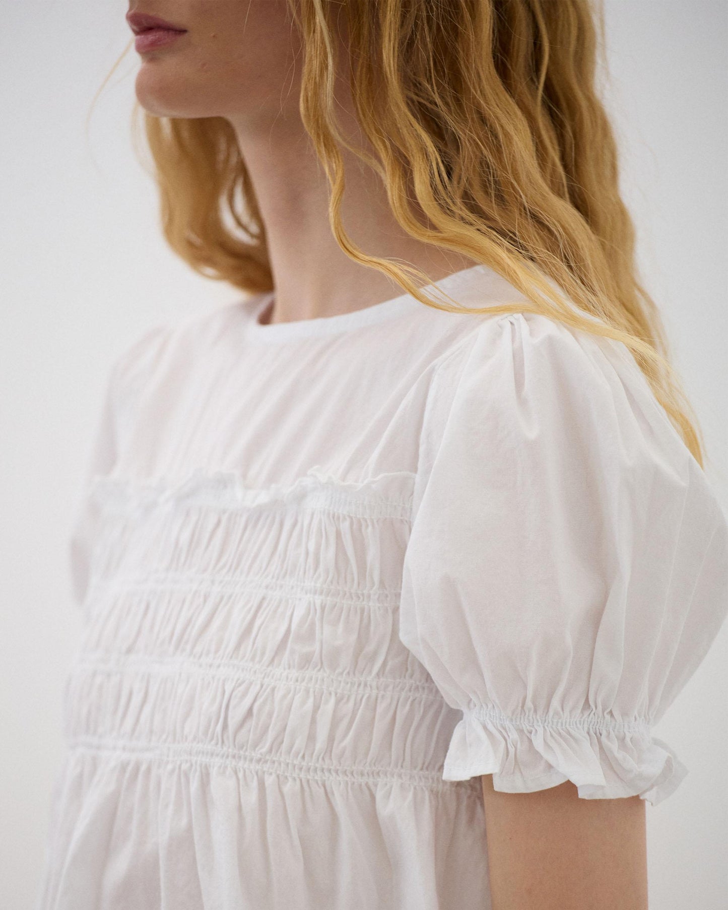 Blusa Manga Abullonada Gomas Blanca