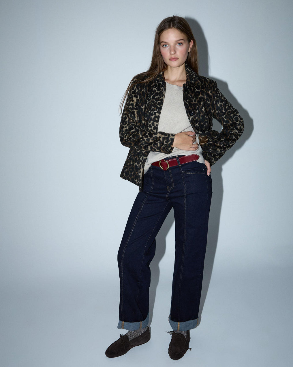 Camisola bege canelada com gola redonda