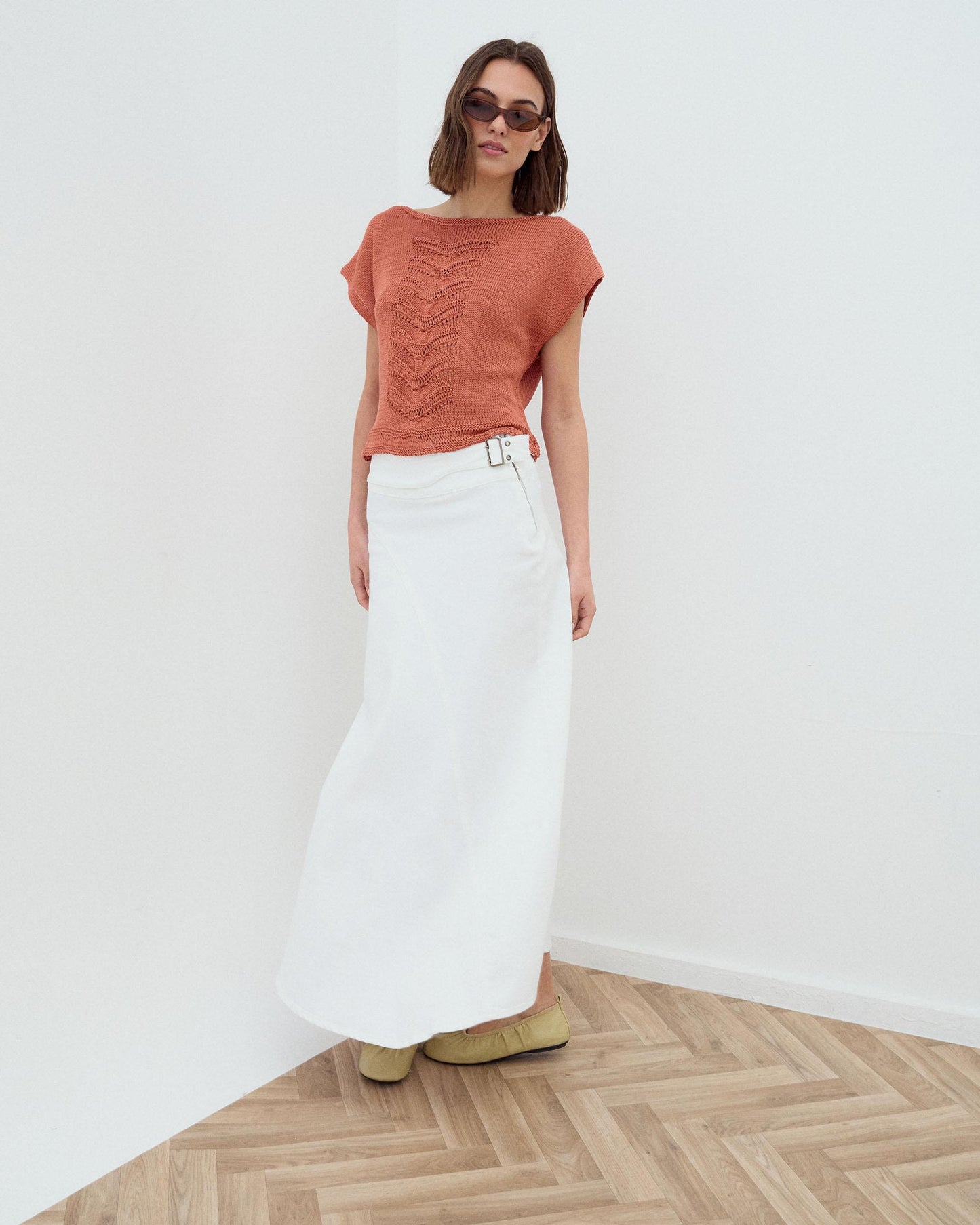 Skirt Belt Buckle Side White