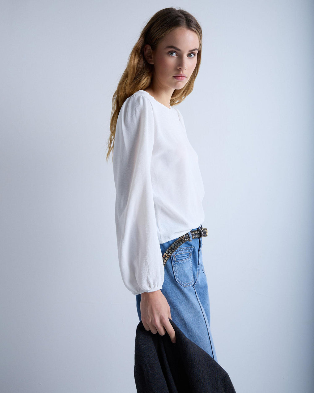 Basic White Round Neck Blouse