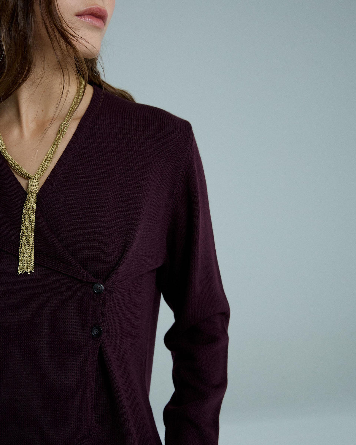 Jersey Botones Laterales Cuello Pico Berenjena