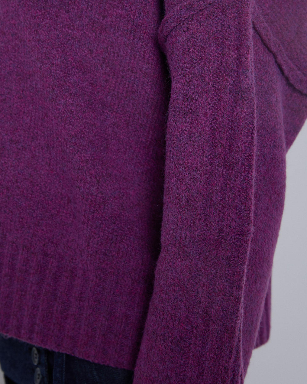 Camisola com costuras nas mangas roxas