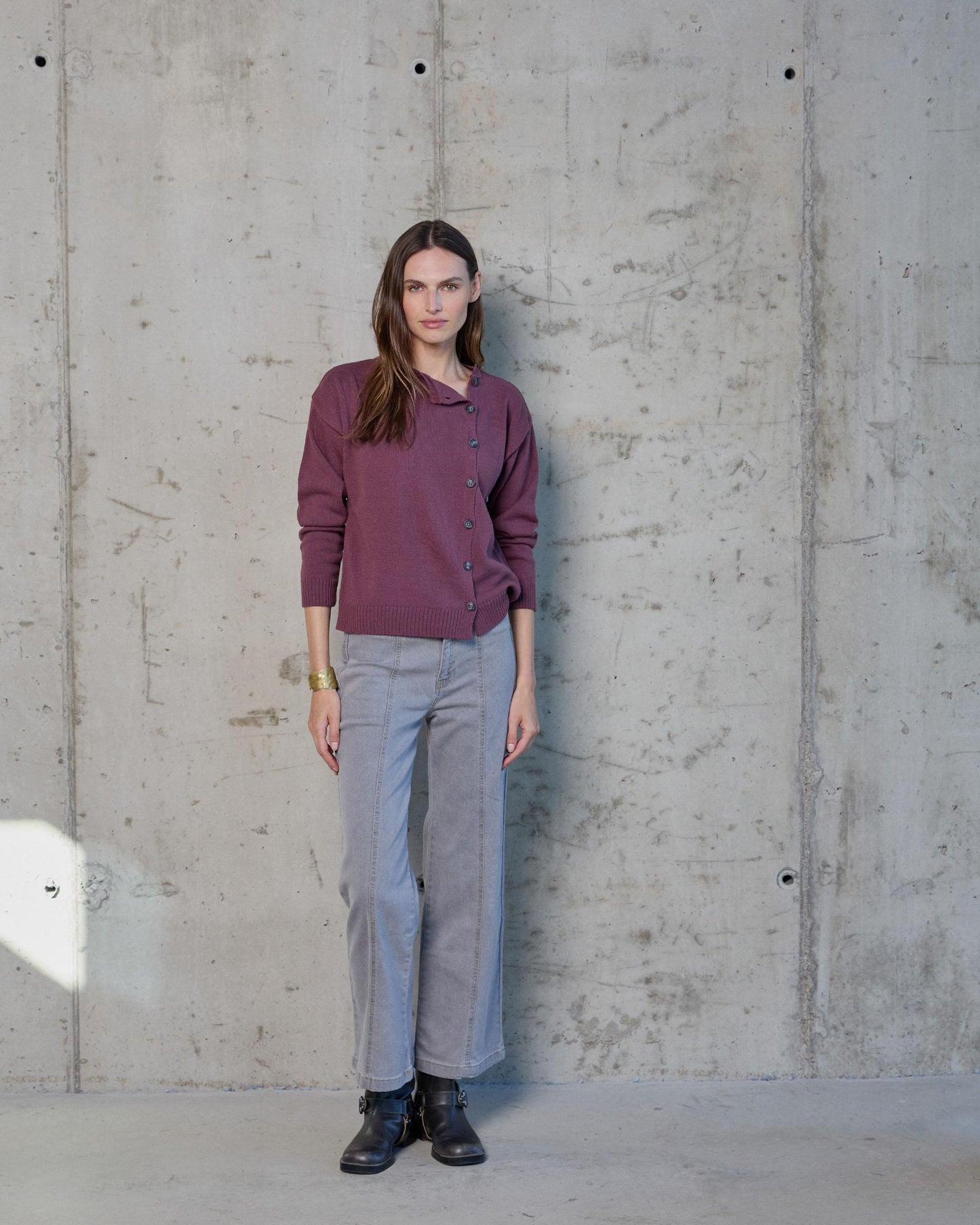 Casaco roxo com botões laterais