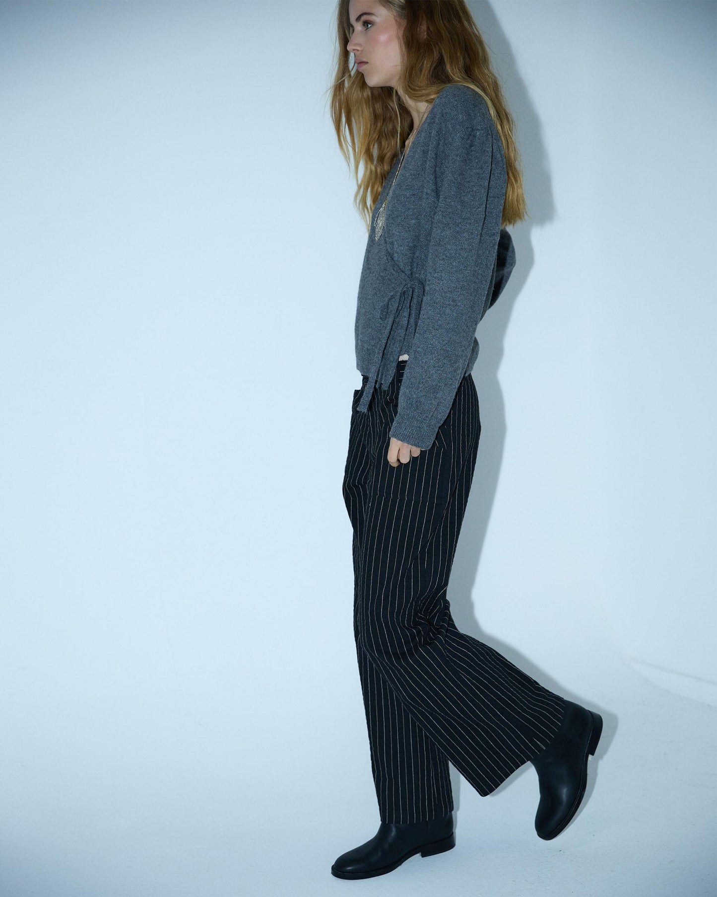 Pantalón Bolsillos Raya Diplomática Negro